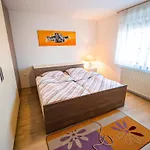 Apartmán Relaxing Retreat With Hot Tub In - Three Bedroom *