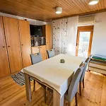 Apartmán Relaxing Retreat With Hot Tub In - Three Bedroom *