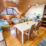 Apartmán Relaxing Retreat With Hot Tub In - Three Bedroom *
