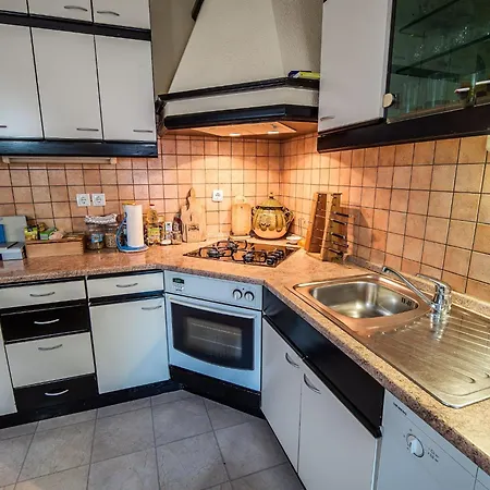 Apartmán Relaxing Retreat With Hot Tub In - Three Bedroom *