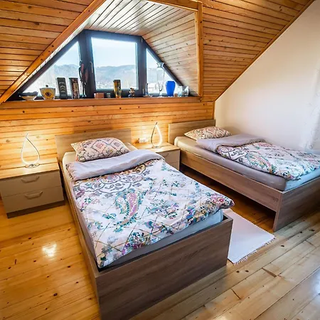 Relaxing Retreat With Hot Tub In - Three Bedroom