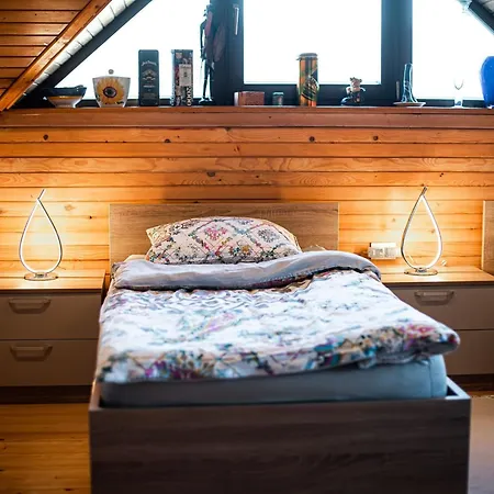 Relaxing Retreat With Hot Tub In - Three Bedroom Lejlighed Sevnica