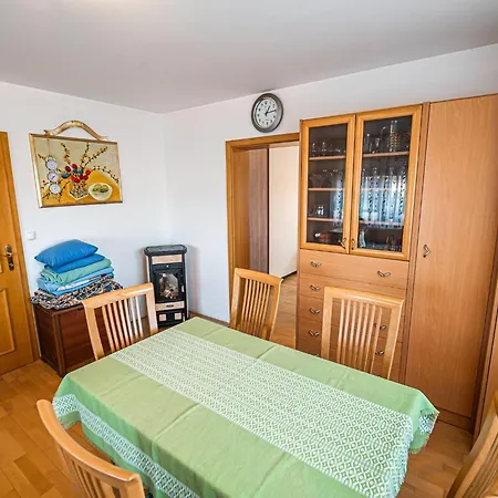 Lejlighed Relaxing Retreat With Hot Tub In - Three Bedroom *