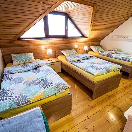 Relaxing Retreat With Hot Tub In - Three Bedroom Lejlighed *