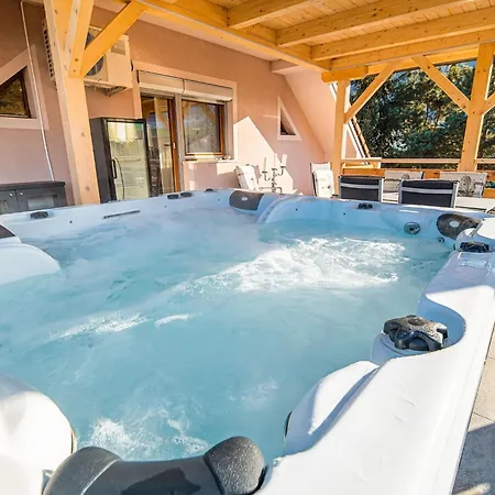 Appartement Relaxing Retreat With Hot Tub In - Three Bedroom Sevnica