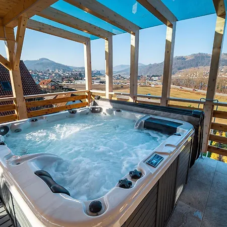 Relaxing Retreat With Hot Tub In - Three Bedroom
