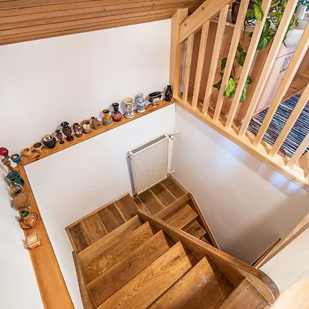 Relaxing Retreat With Hot Tub In - Three Bedroom *