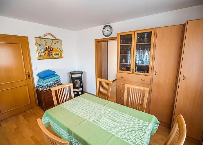 Apartma Relaxing Retreat With Hot Tub In - Three Bedroom *