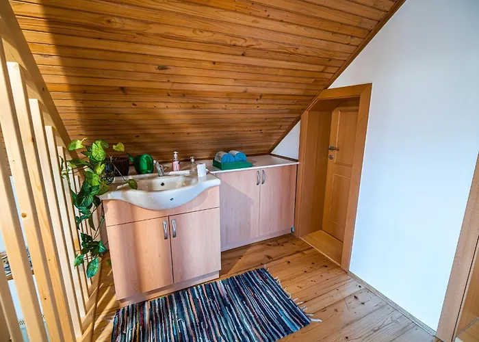 Relaxing Retreat With Hot Tub In - Three Bedroom Apartmán *