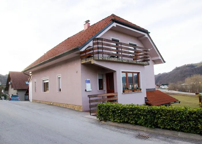 Apartmán Relaxing Retreat With Hot Tub In - Three Bedroom *