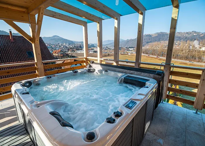 Relaxing Retreat With Hot Tub In - Three Bedroom